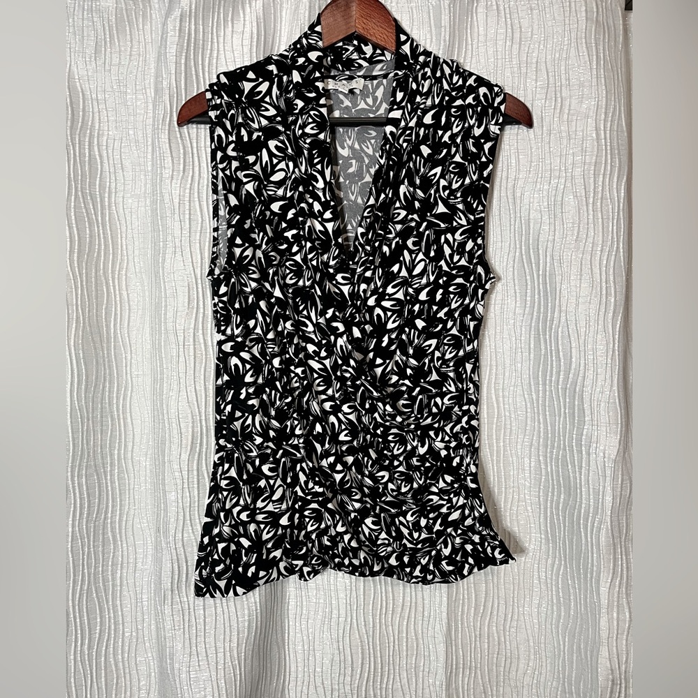 Sleeveless blouse